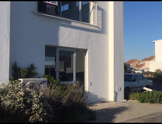 342M² WAREHOUSE RENTED IN CAPRICORN